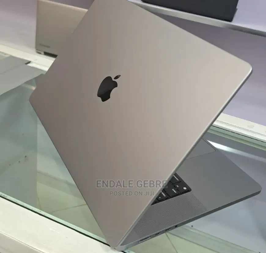 New Laptop Apple MacBook Pro M1 16GB Apple M1 Pro SSD 1T