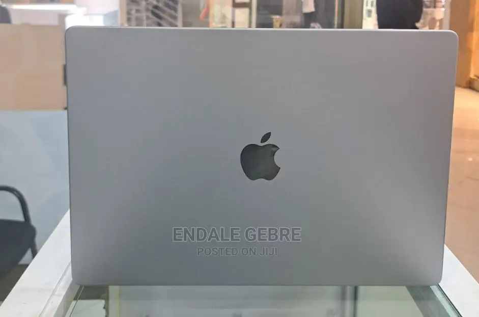 New Laptop Apple MacBook Pro M1 16GB Apple M1 Pro SSD 1T