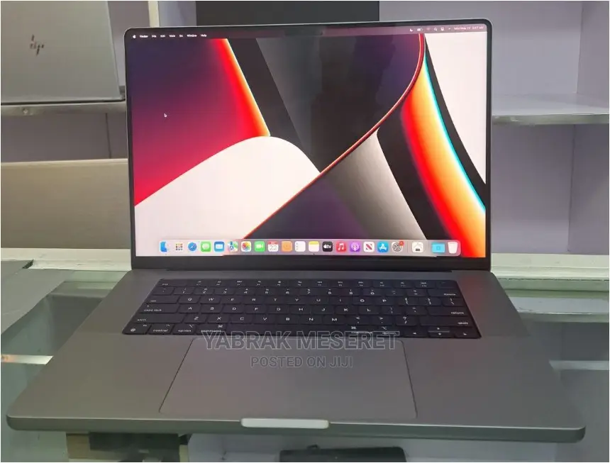 New Laptop Apple MacBook Pro M1 16GB Intel Core I7 SSD 1T