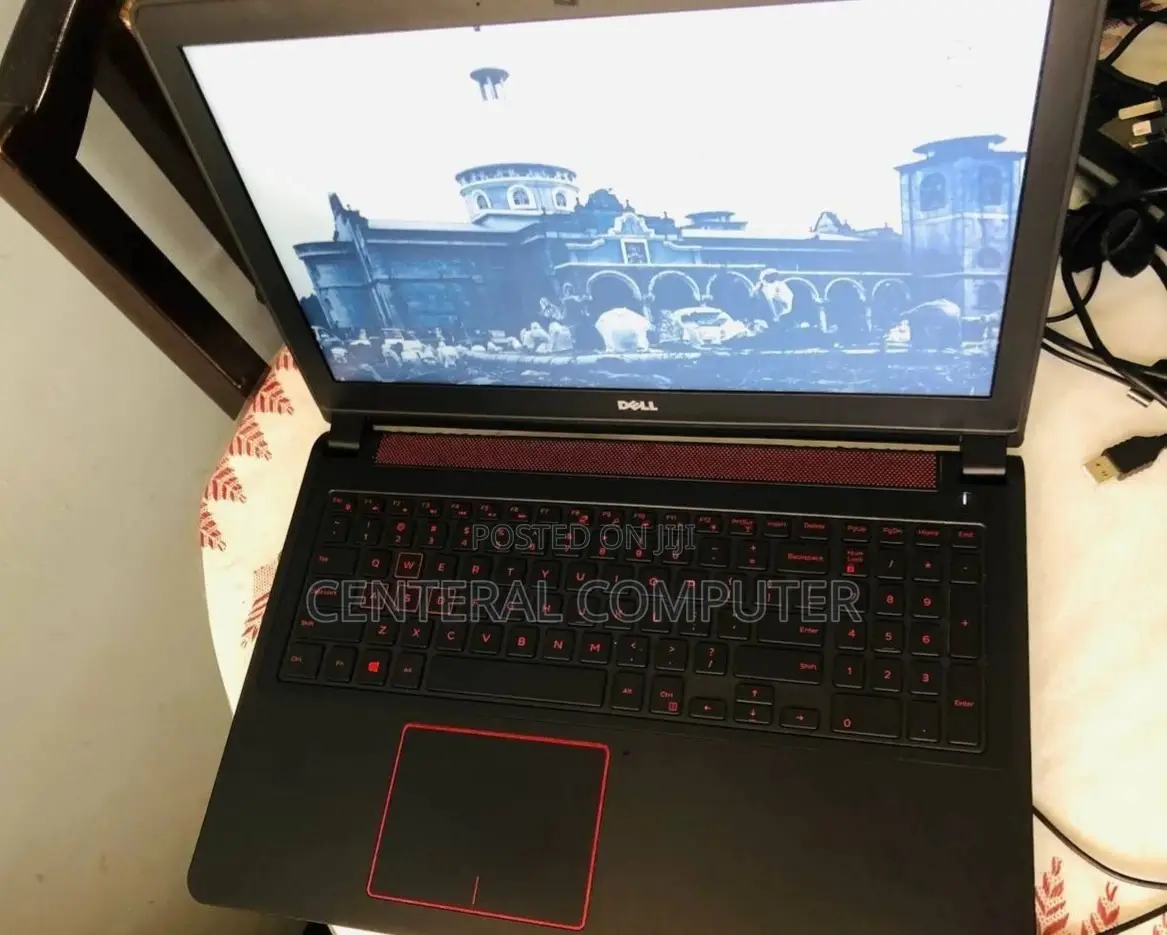 New Laptop Dell Inspiron 15 8GB Intel Core I5 HDD 1T