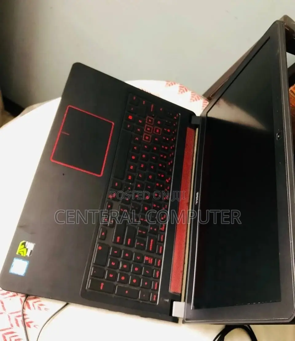 New Laptop Dell Inspiron 15 8GB Intel Core I5 HDD 1T