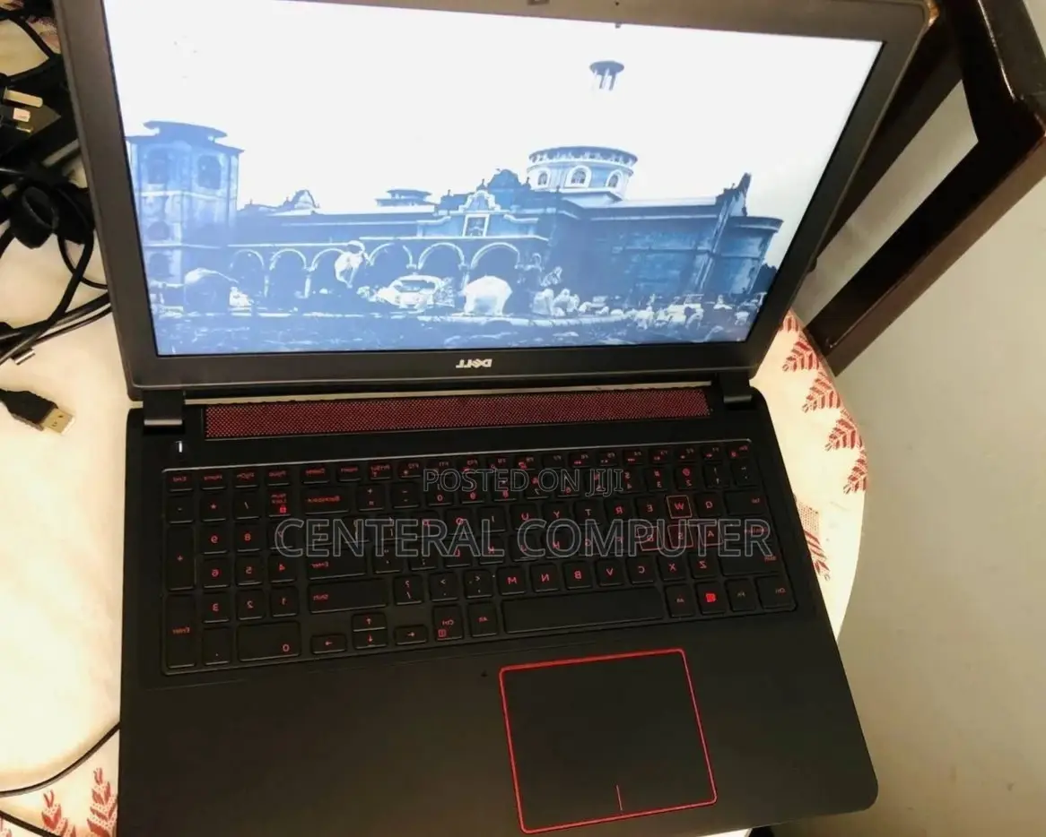 New Laptop Dell Inspiron 15 8GB Intel Core I5 HDD 1T