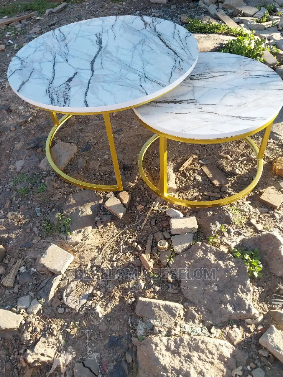 የሚያምሩ ኮፊ ቴብል