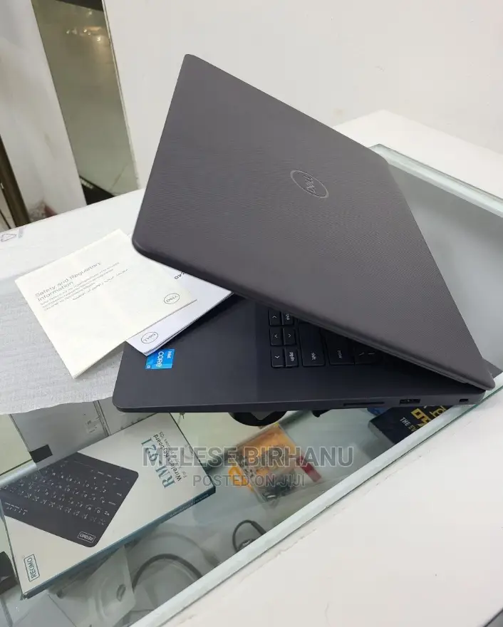 New Laptop Dell Vostro 3400 8GB Intel Core I3 HDD 1T