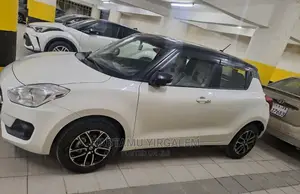 Suzuki Swift 2022 White