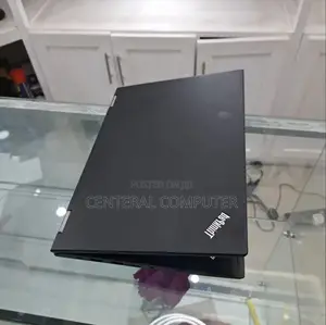 New Laptop Lenovo Yoga 330 8GB Intel Core I5 SSD 512GB