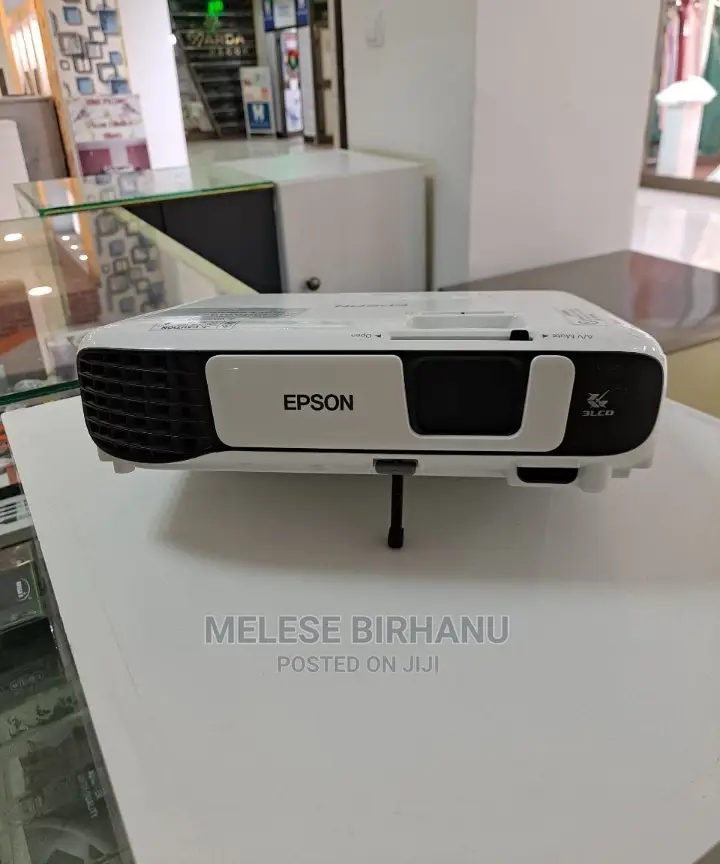 New Epson EB-S41 Projector