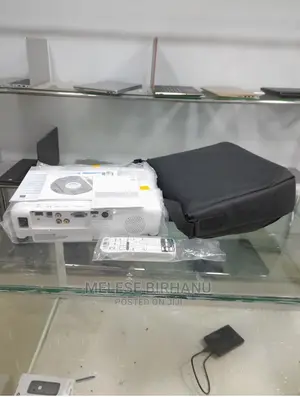 New Epson Eb-X51 Projector