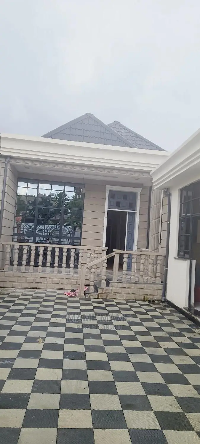 3bdrm Villa in Addis Abeba, Bole for sale