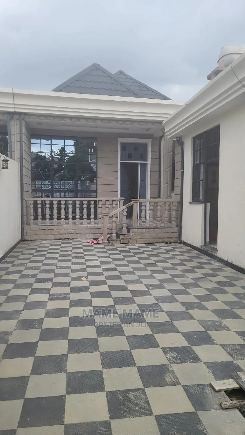 3bdrm Villa in Addis Abeba, Bole for sale