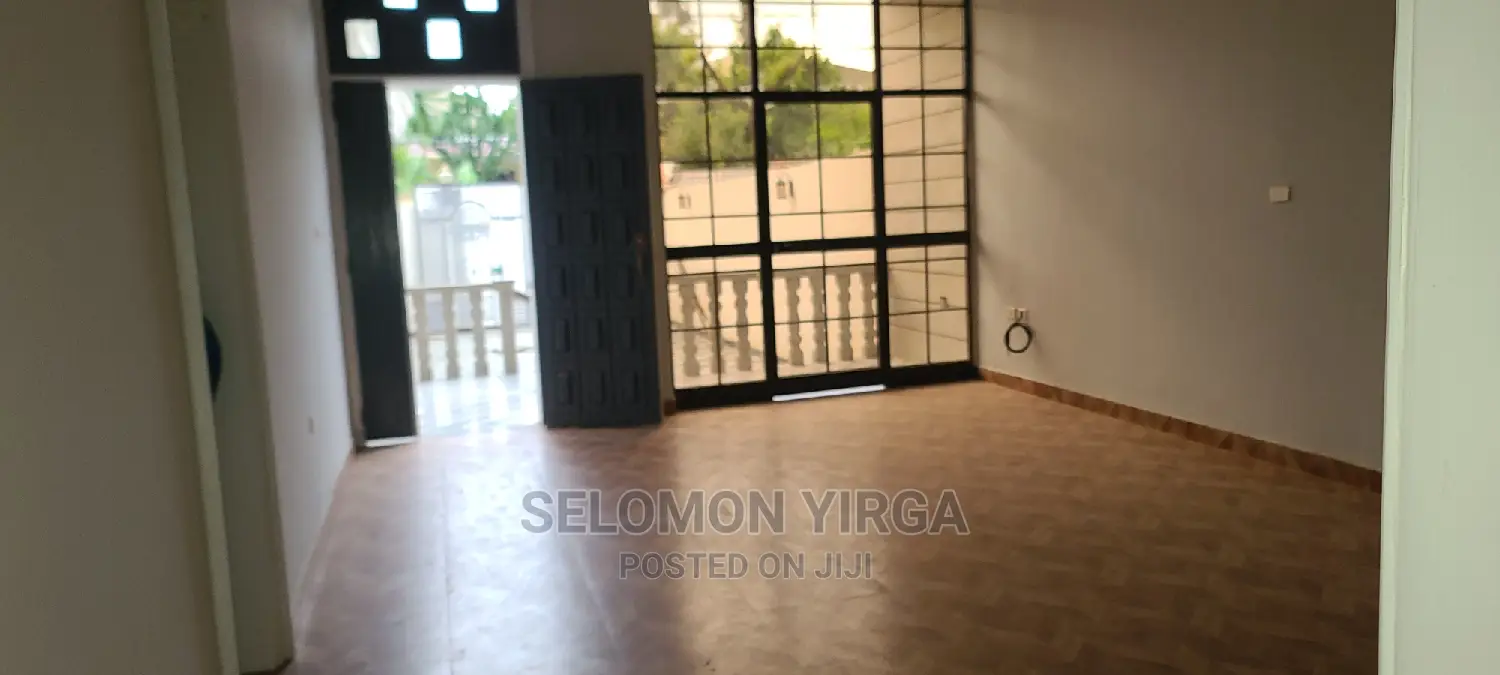 3bdrm Villa in አድስ አበባ, Bole for sale