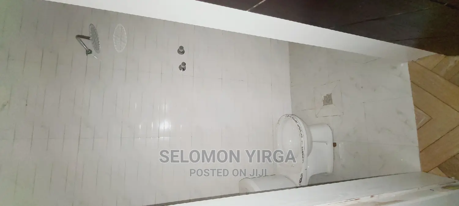 3bdrm Villa in አድስ አበባ, Bole for sale
