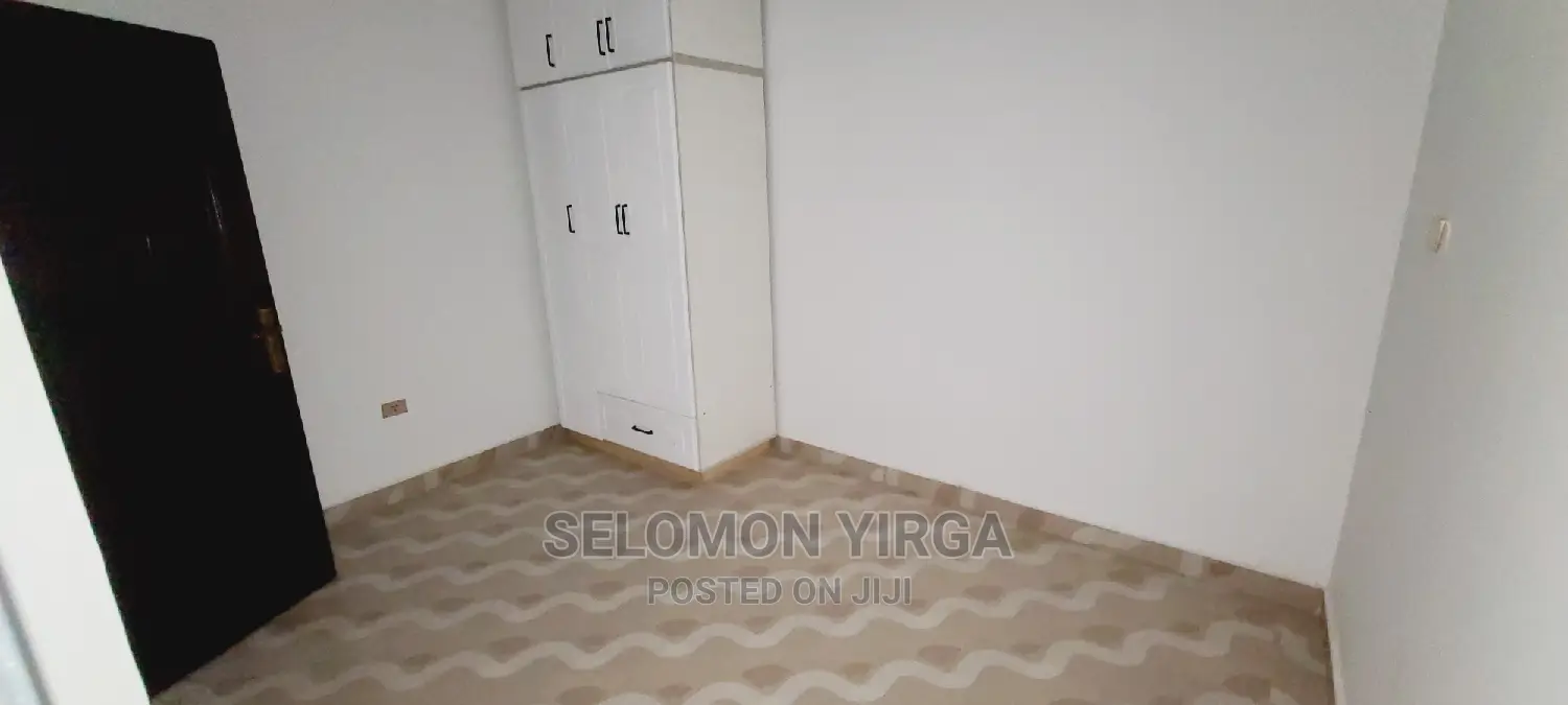 3bdrm Villa in አድስ አበባ, Bole for sale