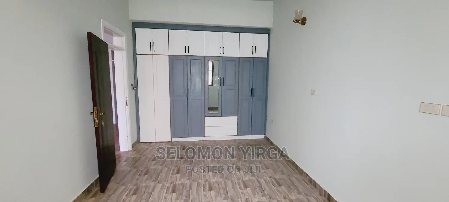 3bdrm Villa in አድስ አበባ, Bole for sale