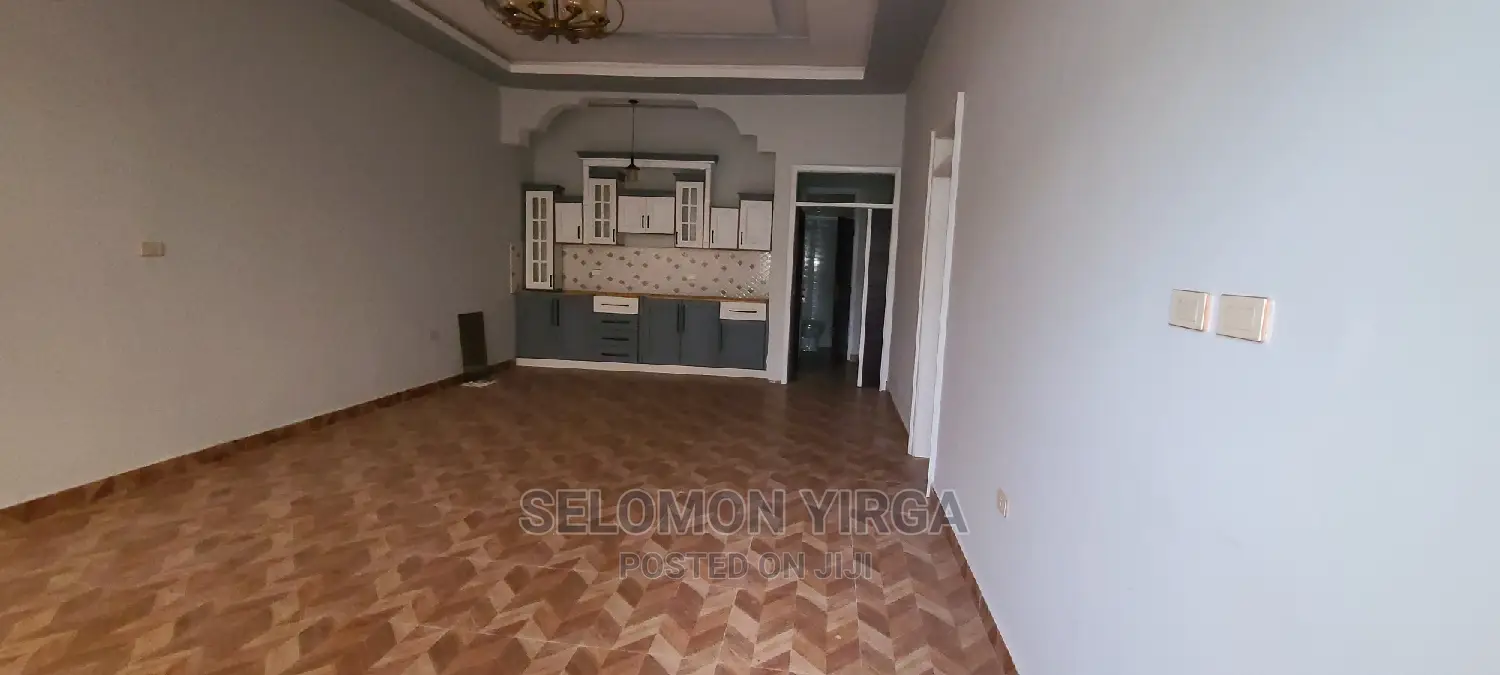 3bdrm Villa in አድስ አበባ, Bole for sale