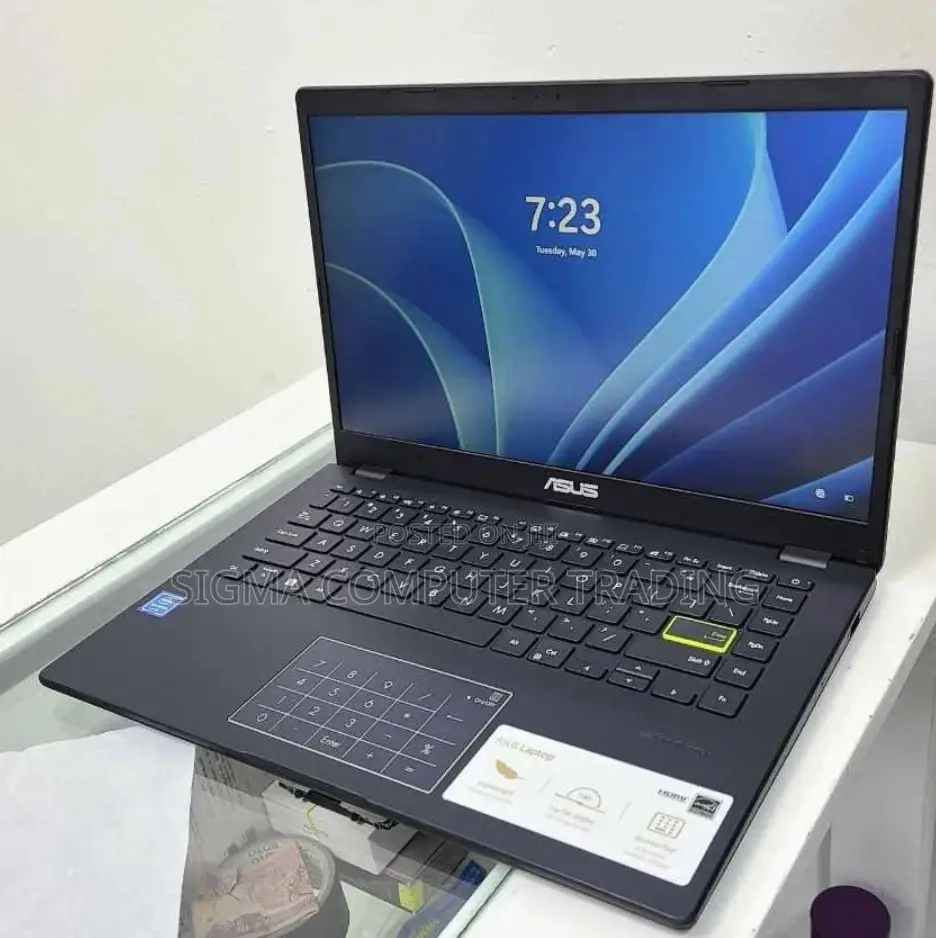 New Laptop Asus VivoBook 15 X505BA 4GB Intel Xeon SSD 256GB