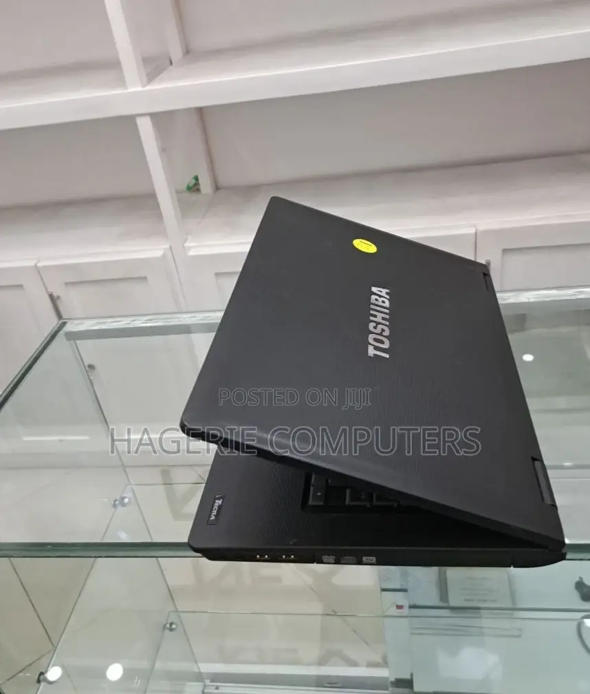 New Laptop Toshiba Satellite C50 8GB Intel Core I5 HDD 1T