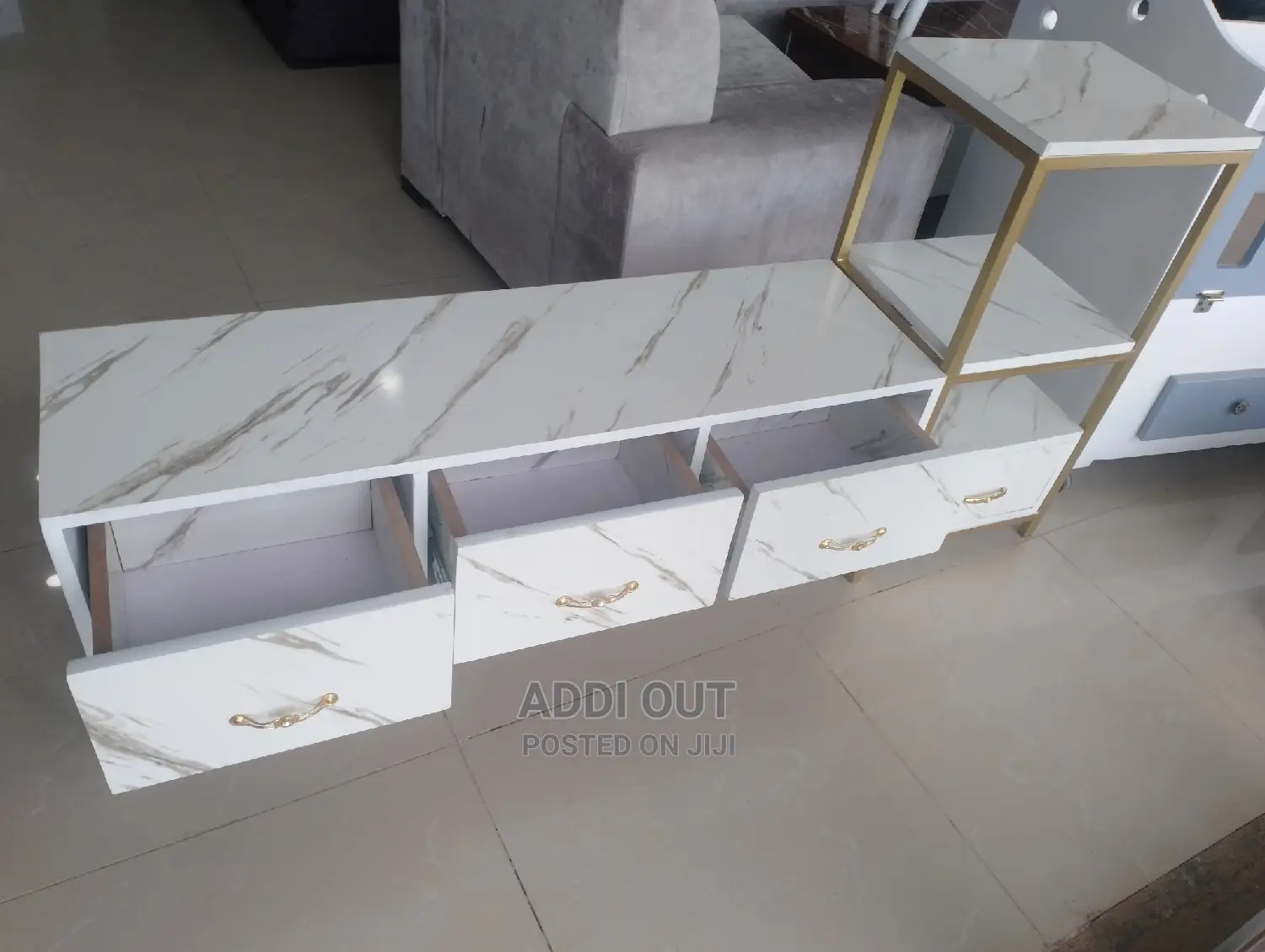 Tv Stand /ቲቪ ማስቀመጫ