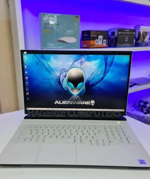 New Laptop Alienware M17x R2 32GB Intel Core i7 SSD 2T