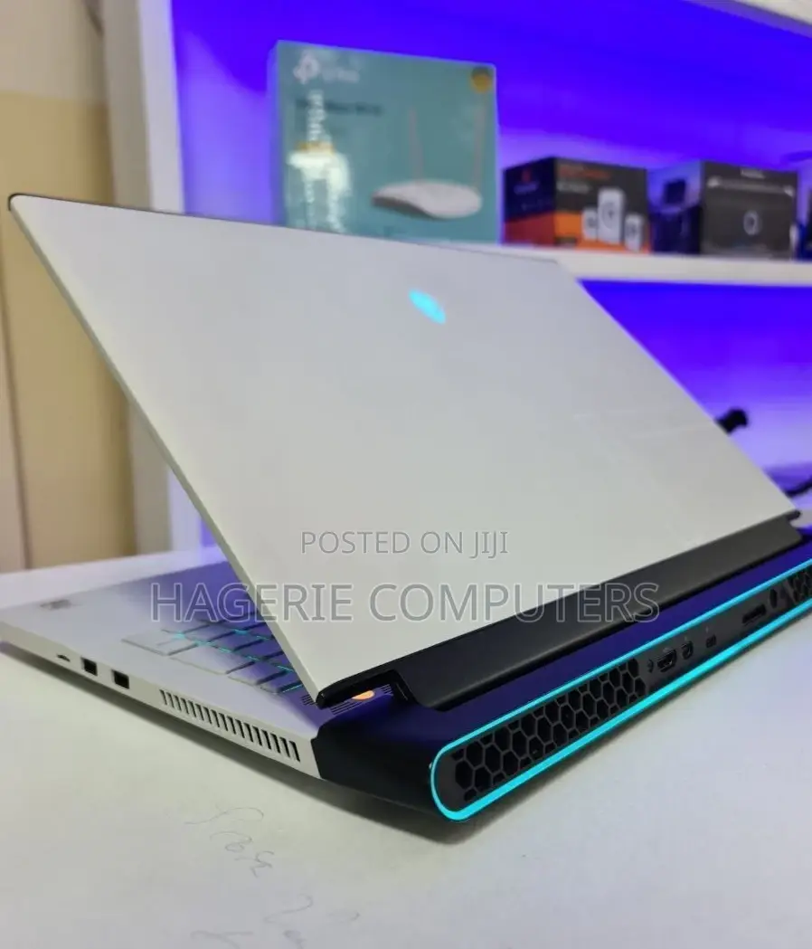 New Laptop Alienware M17x R2 32GB Intel Core i7 SSD 2T