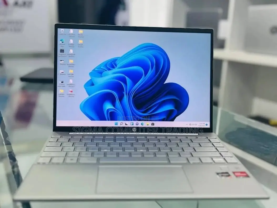 New Laptop HP Pavilion 13 16GB AMD Ryzen 7 SSD 1T