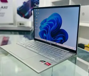 New Laptop HP Pavilion 13 16GB AMD Ryzen 7 SSD 1T