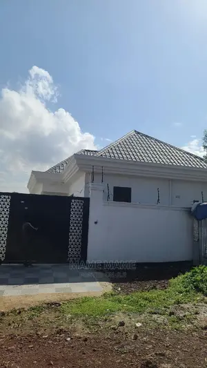 6bdrm Villa in Addis Abeba, Bole for sale