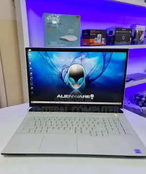 New Laptop Alienware Area-51m 32GB Intel Core I7 SSD 2T