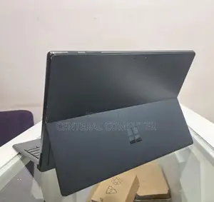 New Laptop Microsoft Surface Laptop SE 8GB Intel Core I5 SSD 256GB