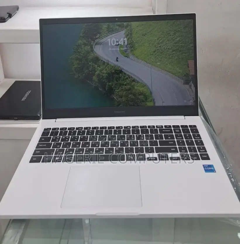 New Laptop Samsung Notebook 7 Spin 8GB Intel Core I5 SSD 256GB