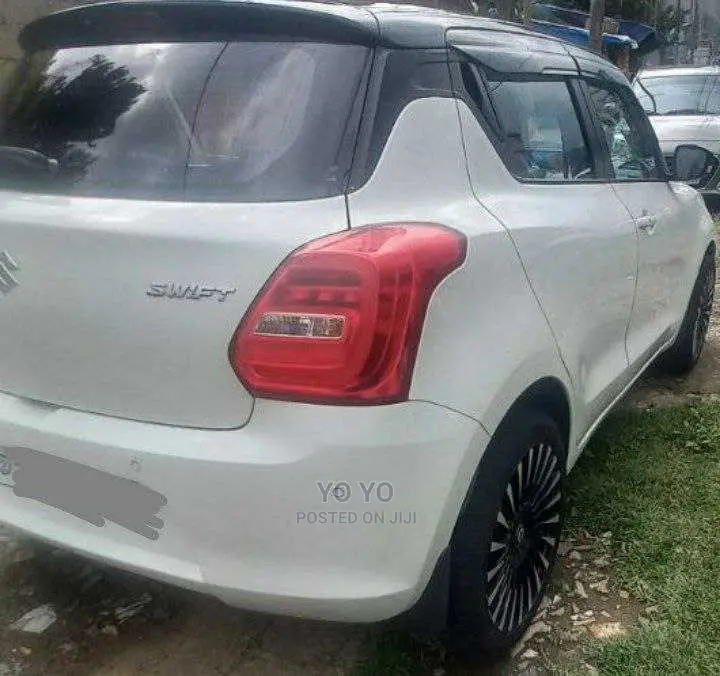 Suzuki Swift 2021 White