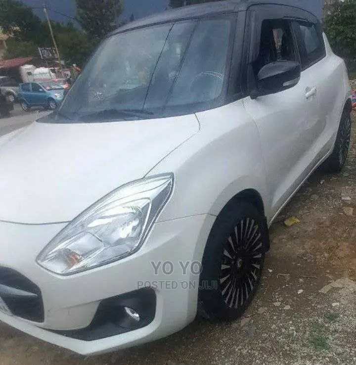 Suzuki Swift 2021 White