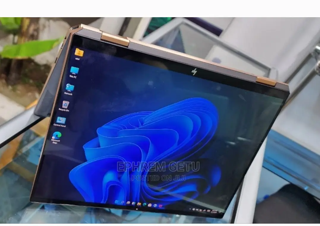 New Laptop HP Spectra 13 16GB Intel Core I7 SSD 1T