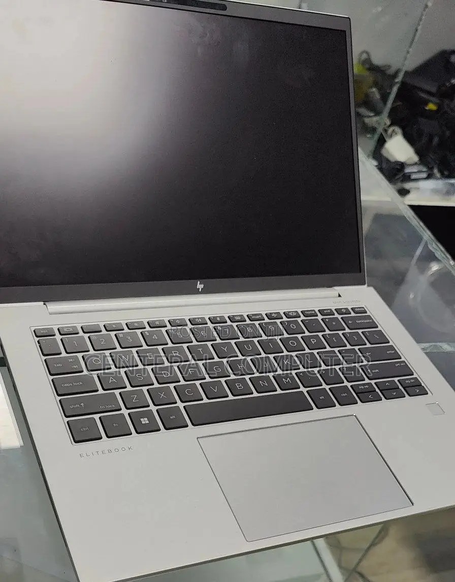 New Laptop HP 240 16GB AMD Ryzen 5 SSD 512GB