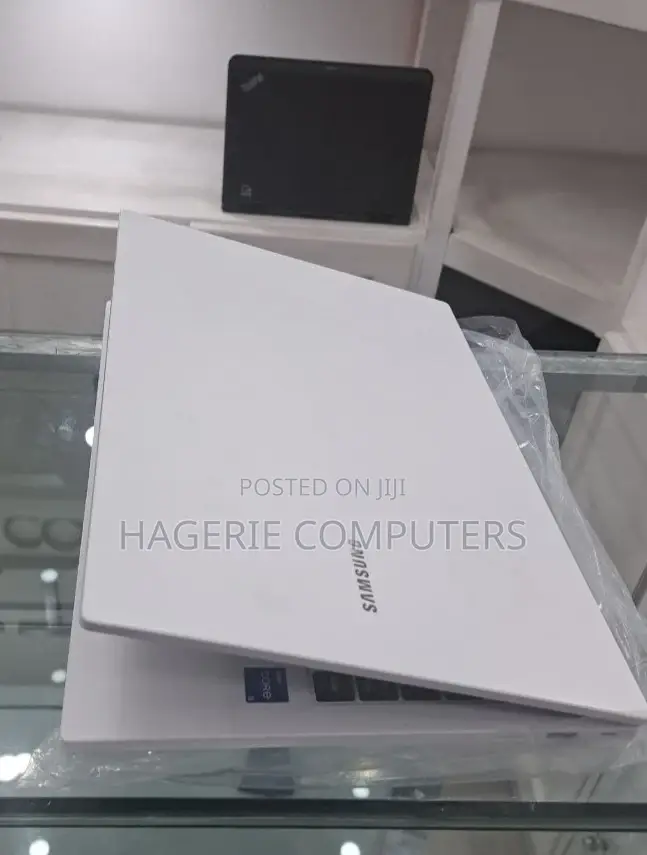 New Laptop Samsung NP355E5X 8GB SSD 256GB