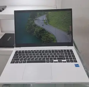 New Laptop Samsung NP355E5X 8GB SSD 256GB