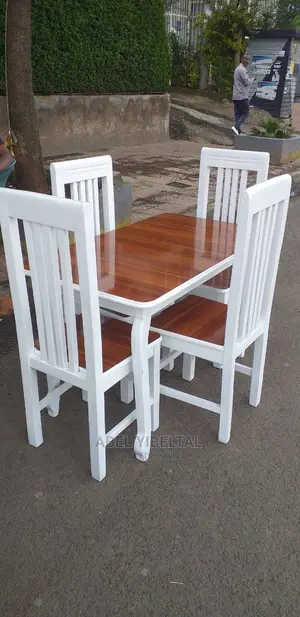 Photo - ከዋንዛ የተሰራ ውብ የሆኑ ባለ 4 የምግብ ጠረጴዛ !