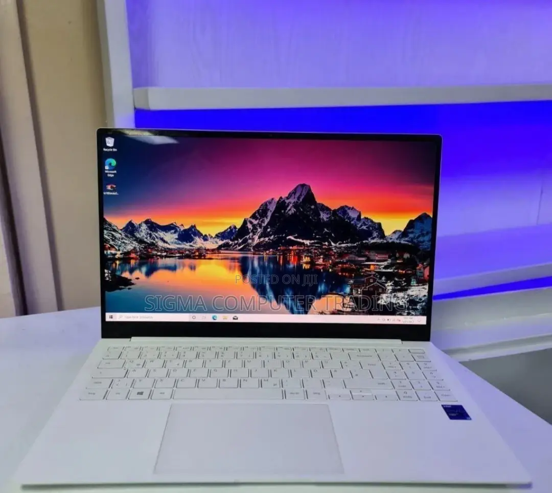 New Laptop Samsung Galaxy Book 2 16GB Intel Core I7 SSD 512GB