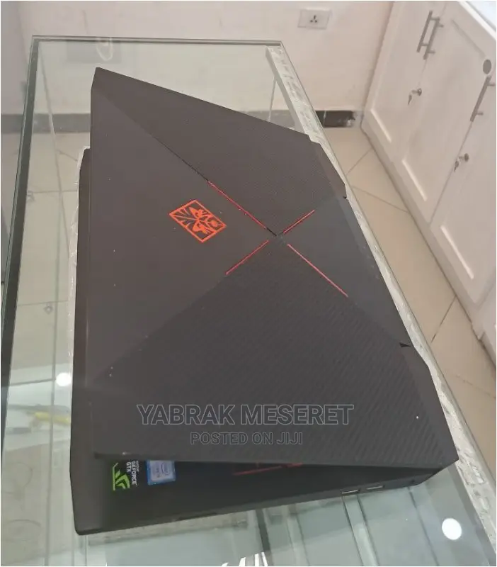 New Laptop HP Omen X 8GB Intel Core I5 SSHD+SSD 1T