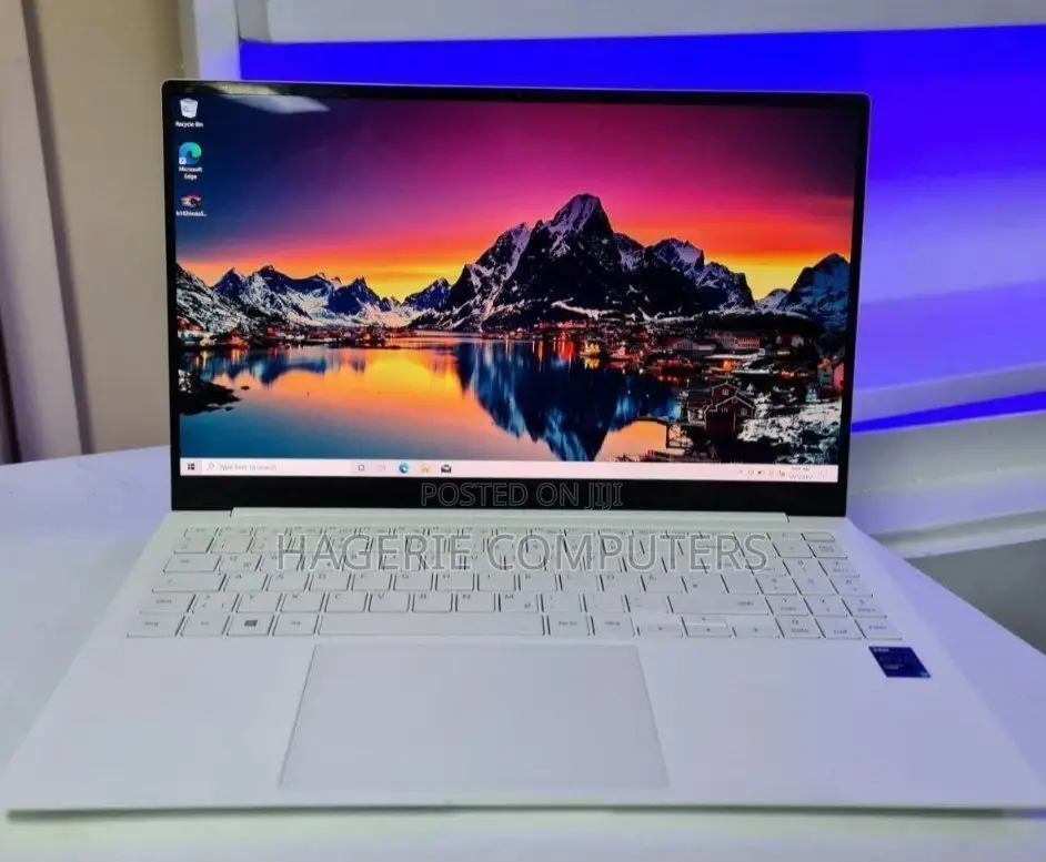 New Laptop Samsung 16GB Intel Core I7 SSD 512GB