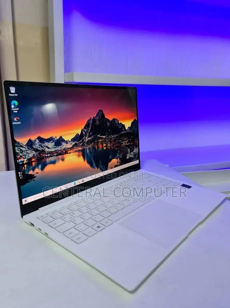 New Laptop Samsung Galaxy Book 2 16GB Intel Core I7 SSD 512GB