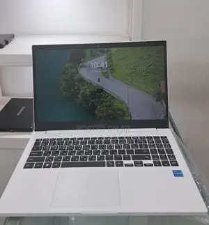 New Laptop Samsung NP550P5C 8GB Intel Core I5 SSD 256GB