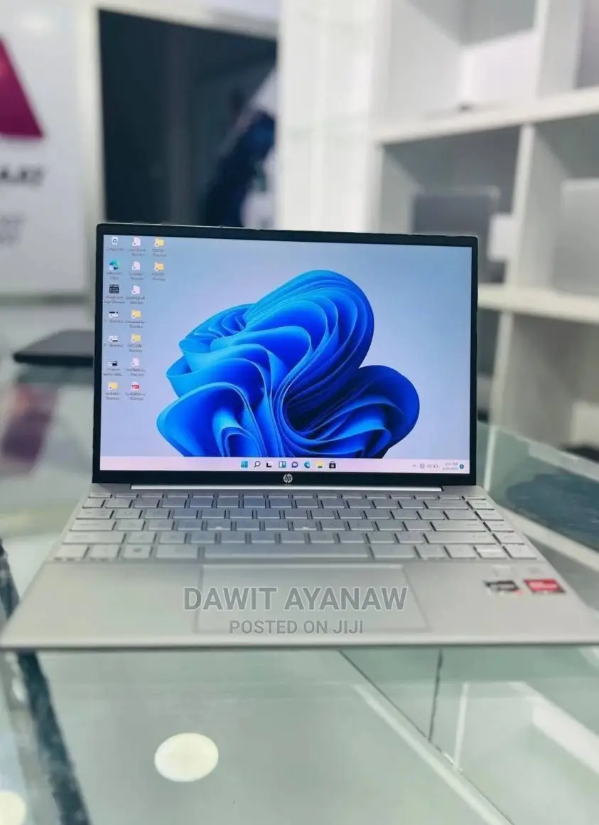 New Laptop HP Pavilion 13 16GB AMD Ryzen 7 SSD 1T