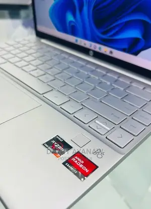 New Laptop HP Pavilion 13 16GB AMD Ryzen 7 SSD 1T