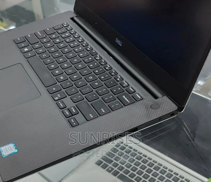 New Laptop Dell XPS 15 16GB Intel Core I7 SSD 512GB