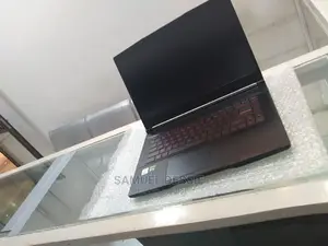 New Laptop MSI 16GB Intel Core I7 SSD 512GB