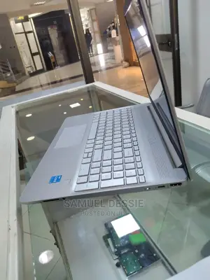 New Laptop HP Stream Notebook 8GB Intel Core I3 SSD 512GB