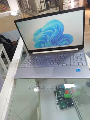 New Laptop HP Stream Notebook 8GB Intel Core I3 SSD 512GB