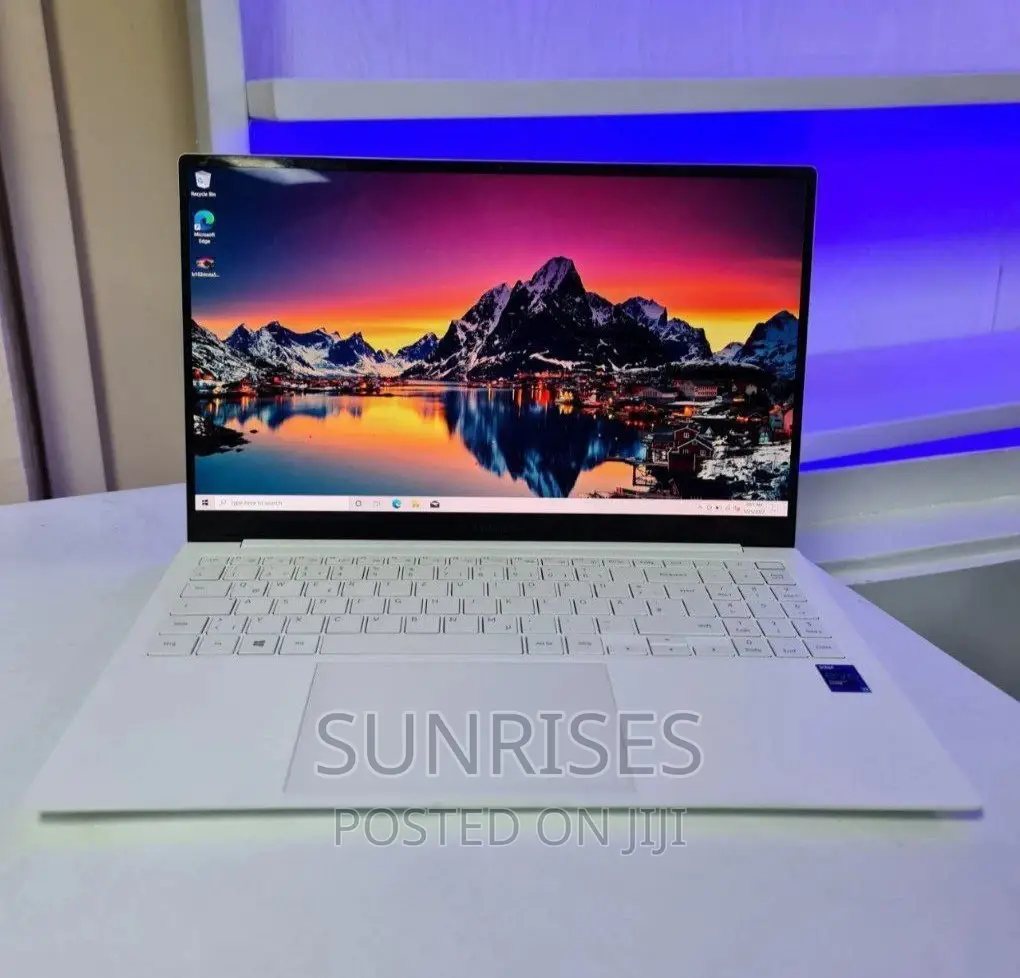 New Laptop Samsung Galaxy Book 2 16GB Intel Core I7 SSD 512GB