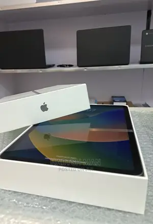 Photo - New Laptop Apple MacBook Pro 2021 M1 1GB SSD 512GB